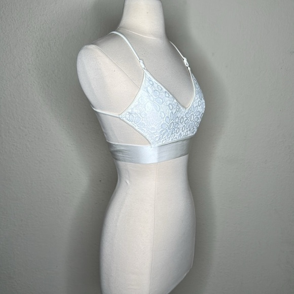 Free People Intimately Free Bralette White Size XS Boho Cottage Lace Enbroidered - Picture 4 of 7
